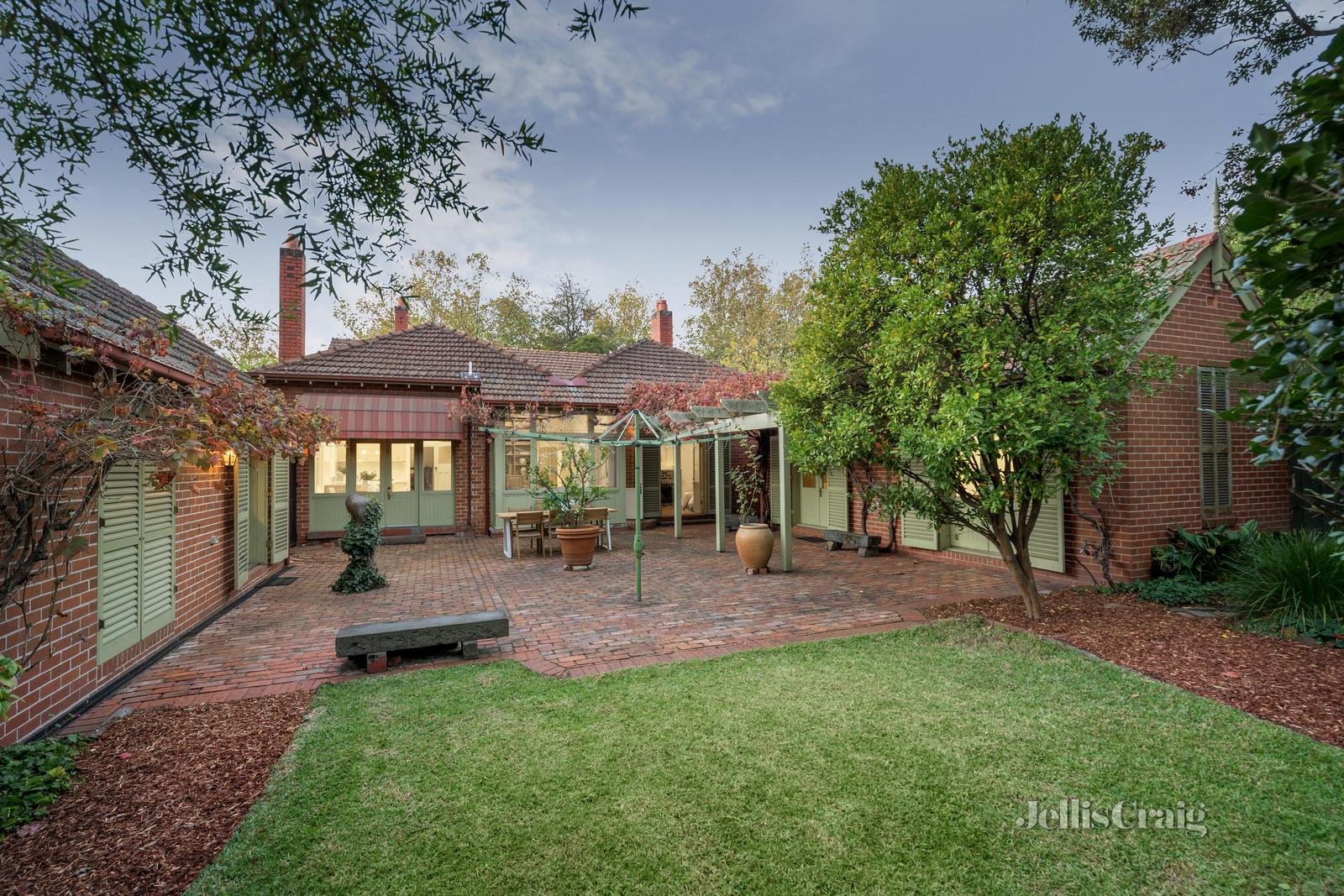 27 Torrington Street, Canterbury image 13