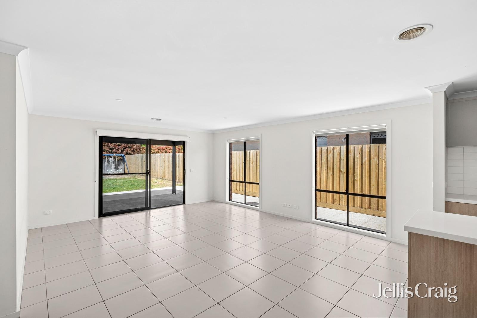 27 Tree Change Way, Woodend image 3
