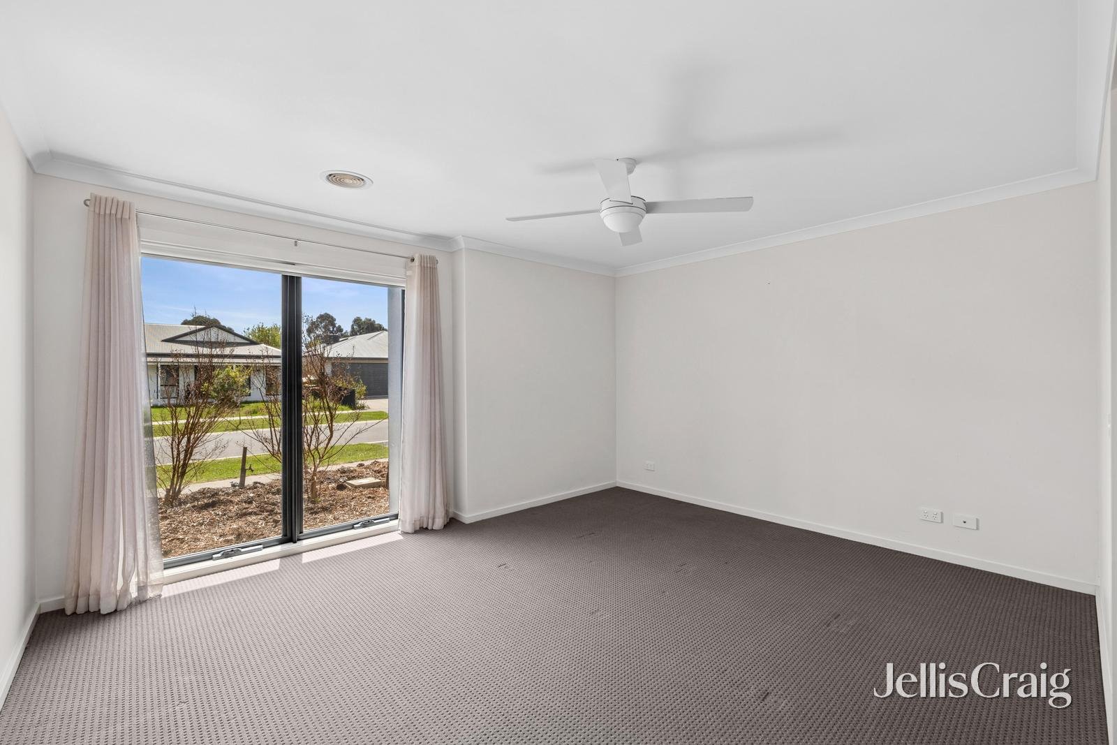 27 Tree Change Way, Woodend image 7