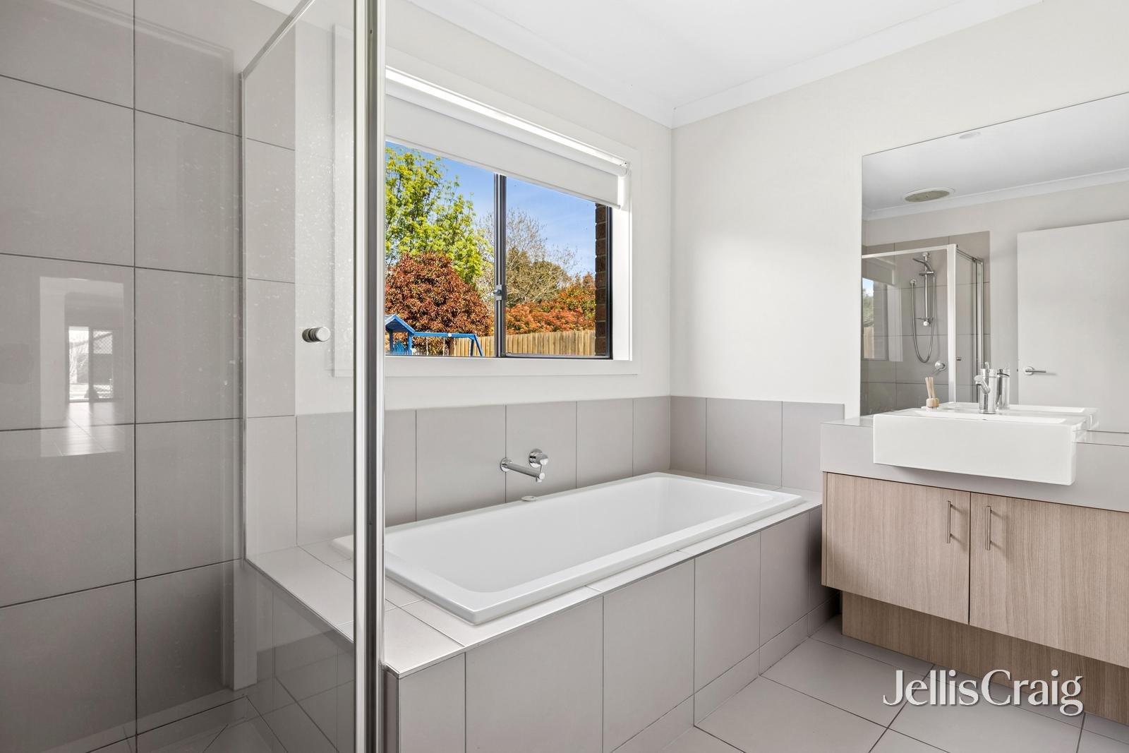 27 Tree Change Way, Woodend image 11