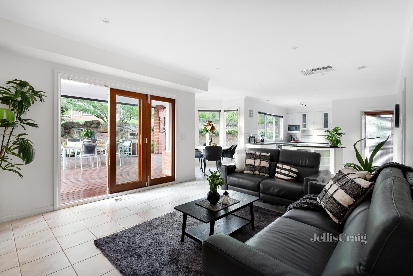 27 Treetop Terrace, Plenty image 7