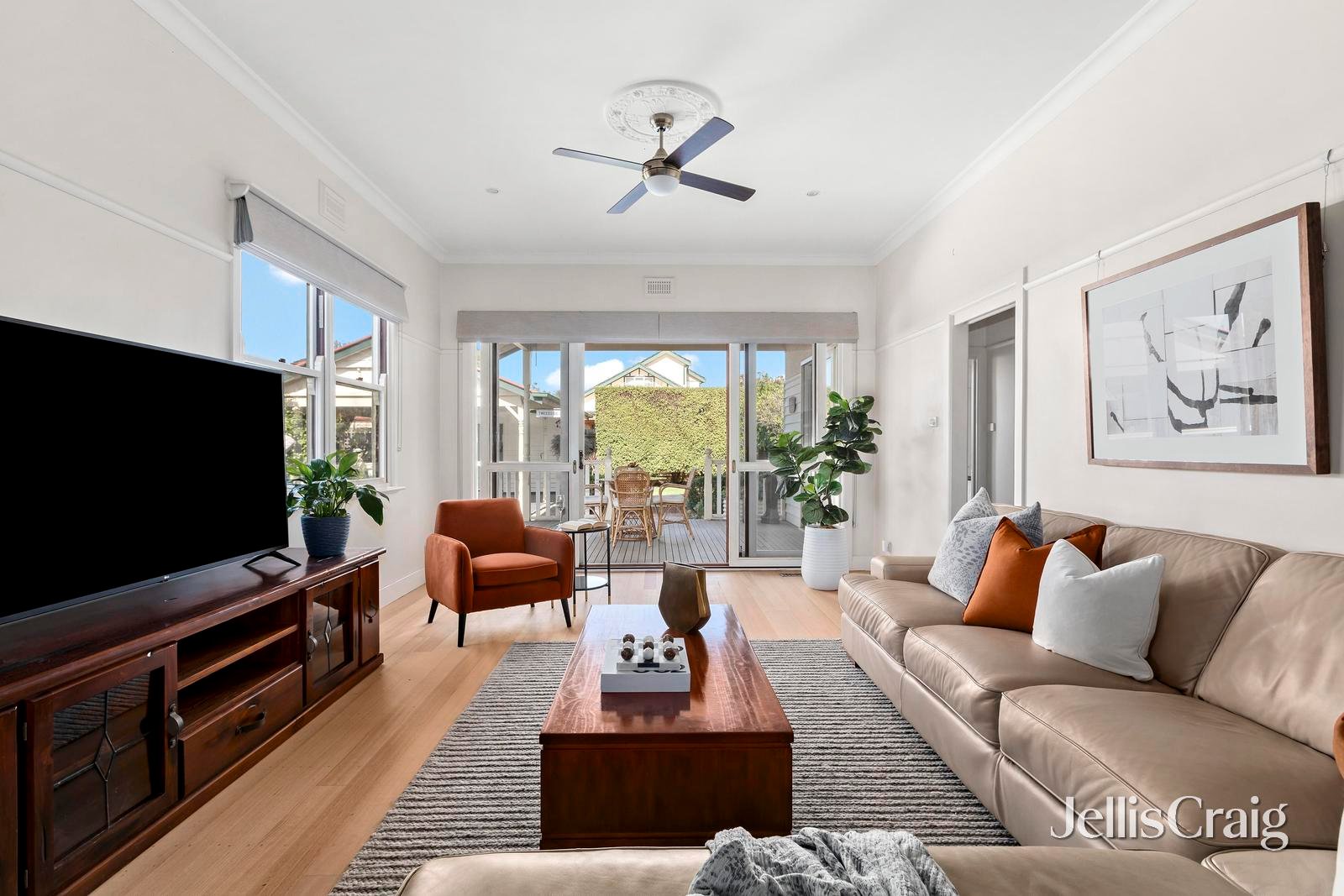27 Tweedside Street, Essendon image 3