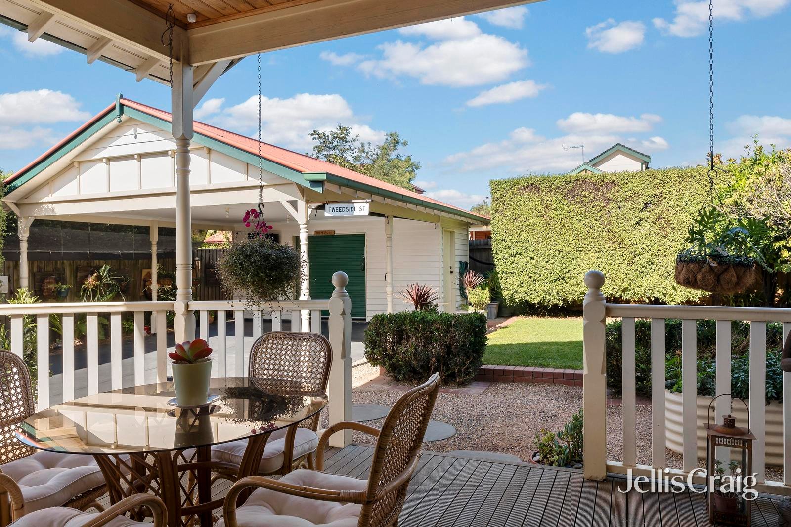 27 Tweedside Street, Essendon image 9