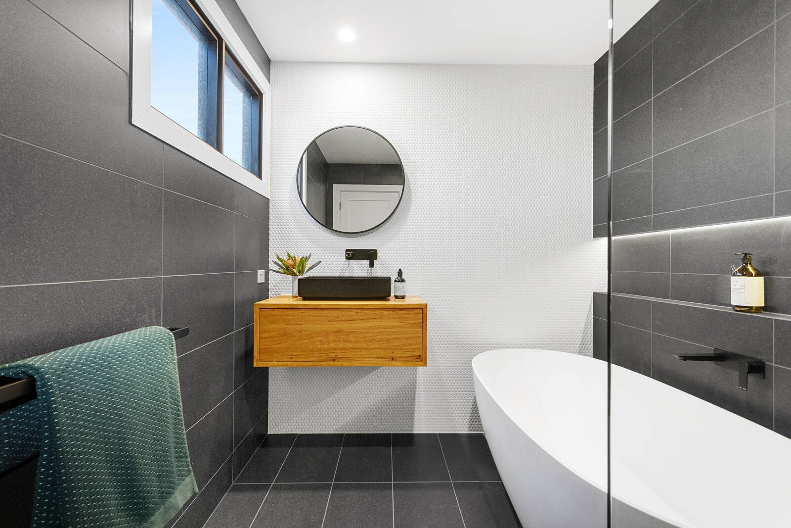 Property Gallery Thumbnail 9