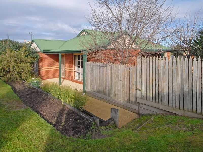27 Vicarage Road, Leopold image 5
