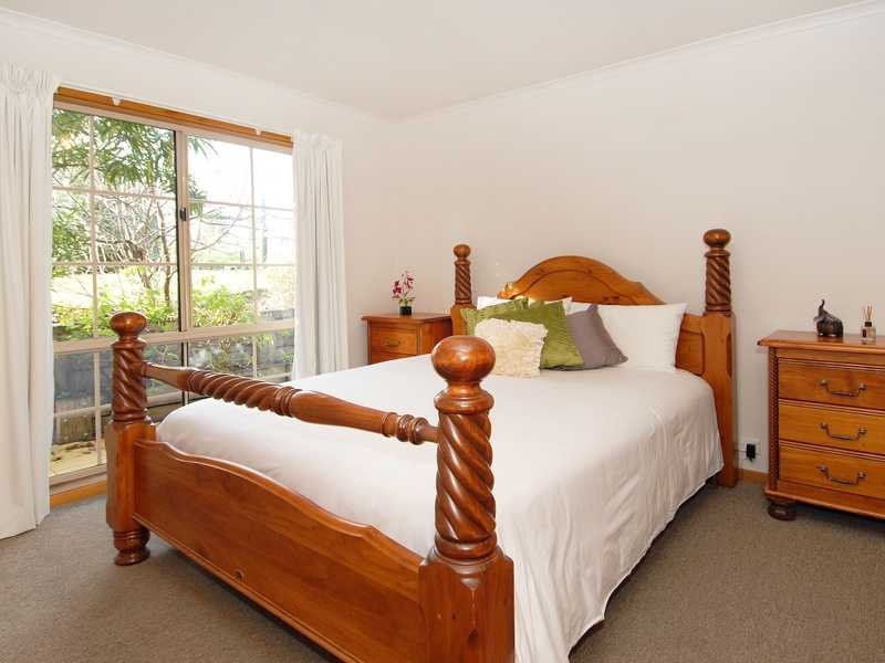 27 Vicarage Road, Leopold image 6