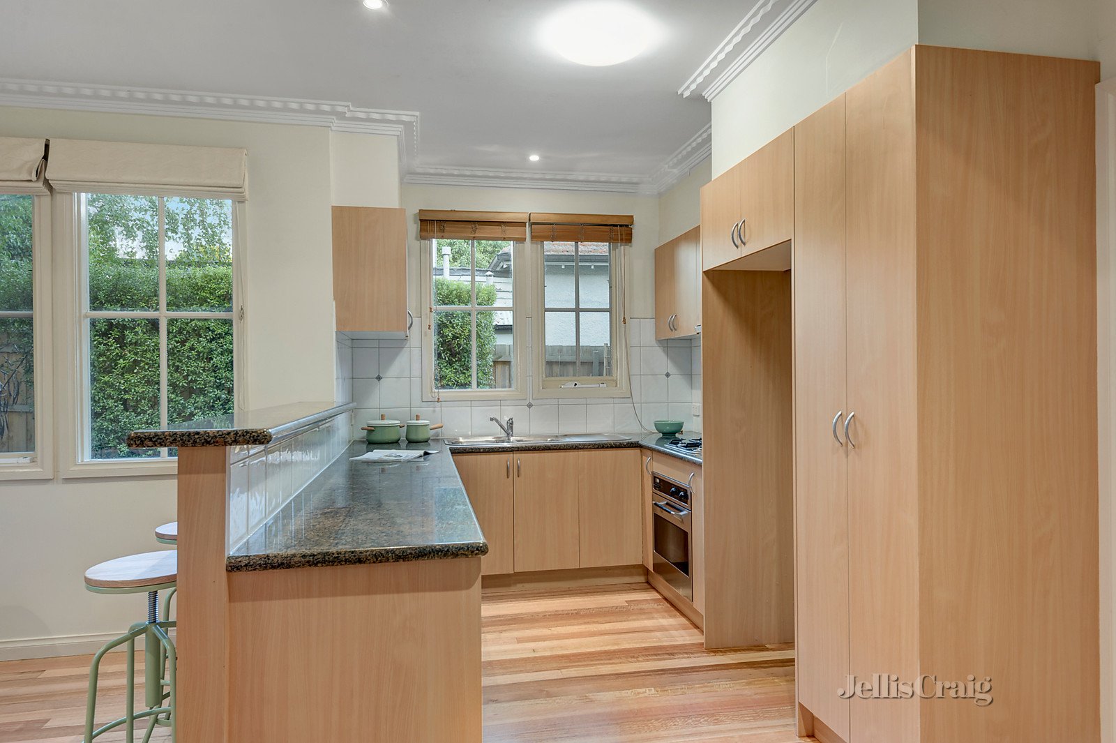 2/7 Vicars Street, Hawthorn image 3