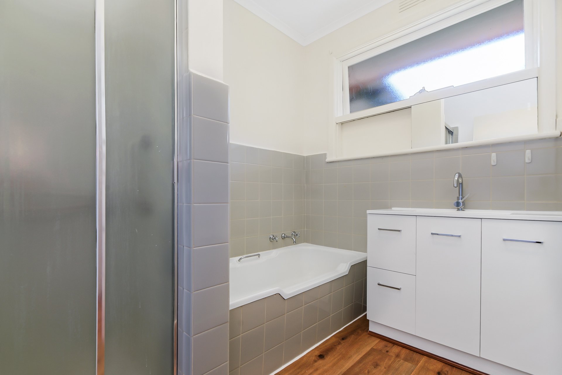 27 Viggers Parade, Glen Waverley image 5