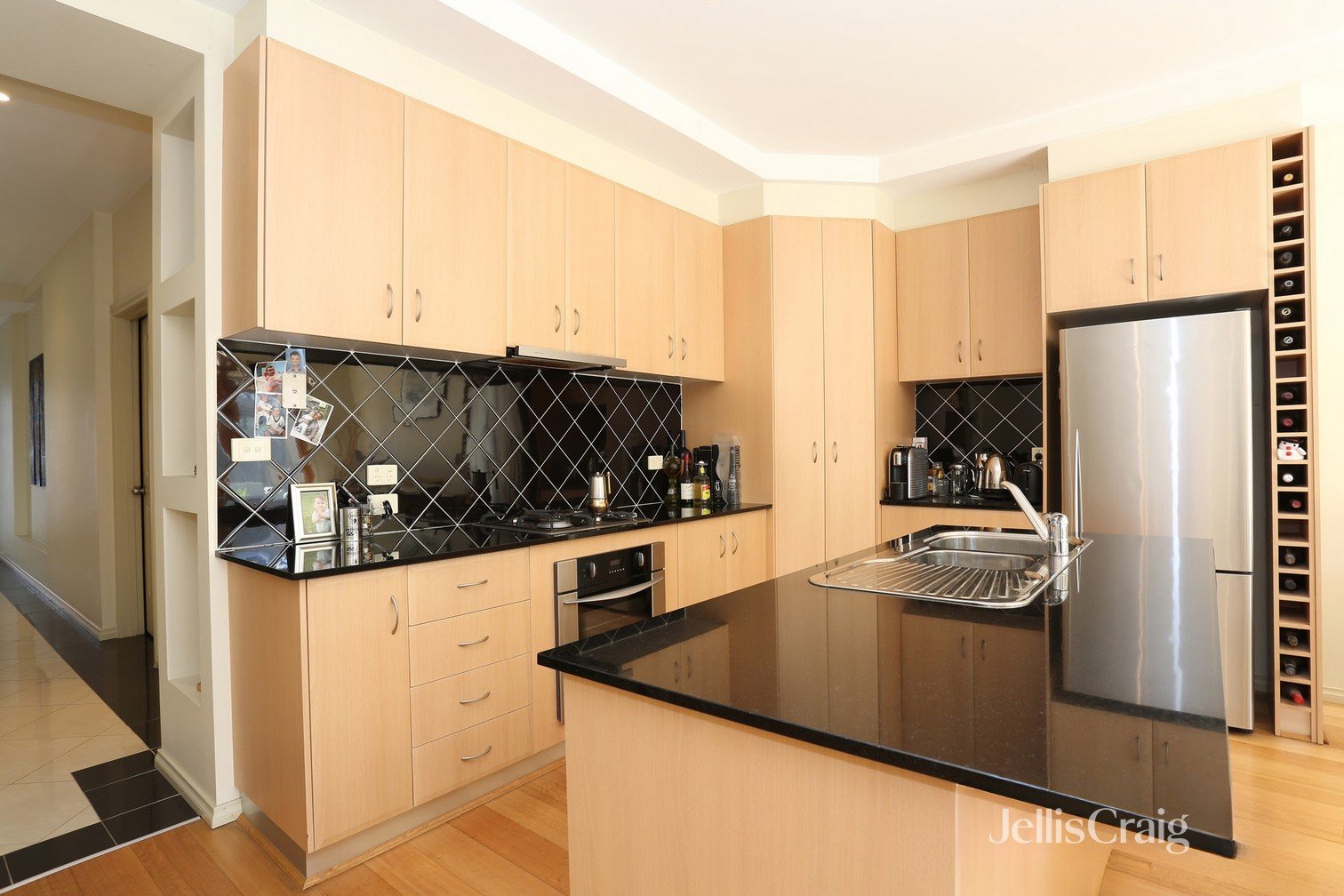 27 Warne Street, Brunswick image 2
