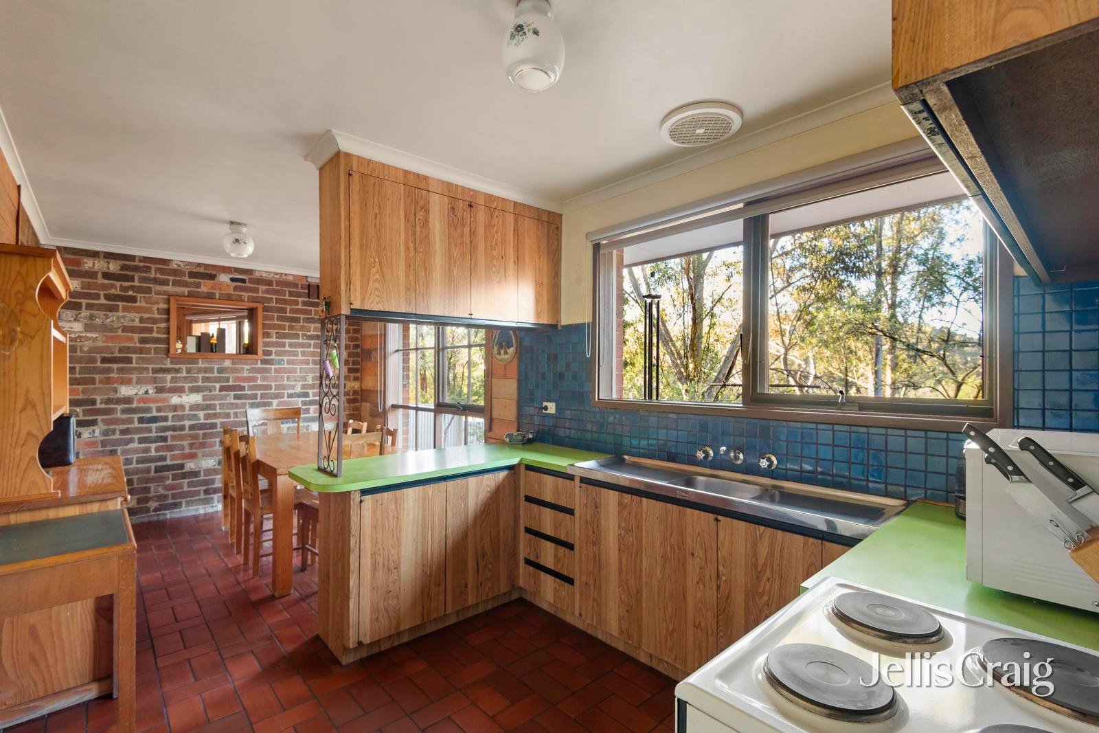 27 Warrington Crescent, Wattle&nbsp;Glen image 4