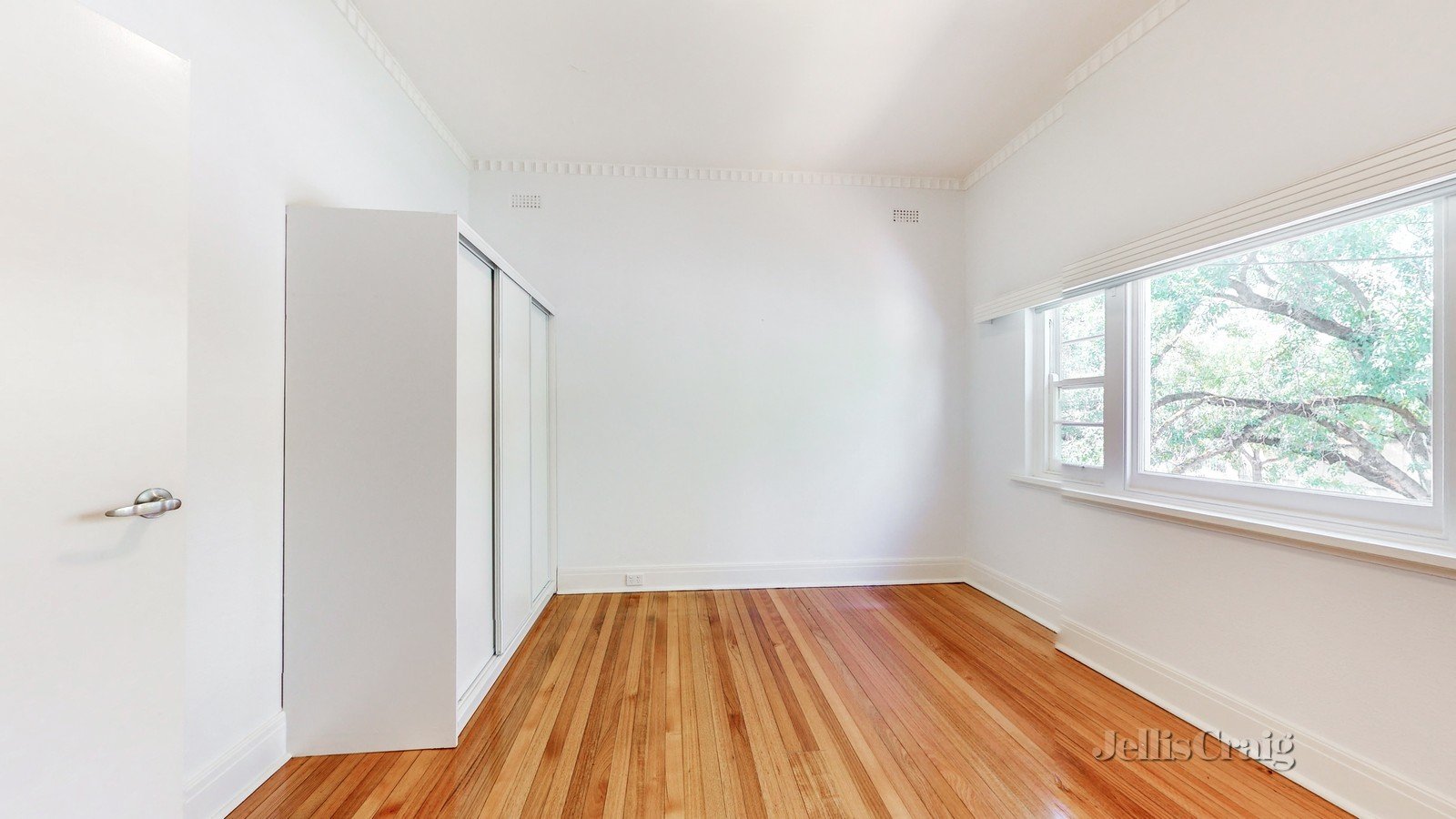 2/7 Washington St, Toorak image 3