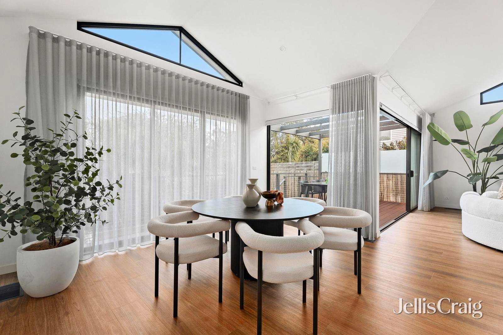 27 Wembley Avenue, Yarraville image 3
