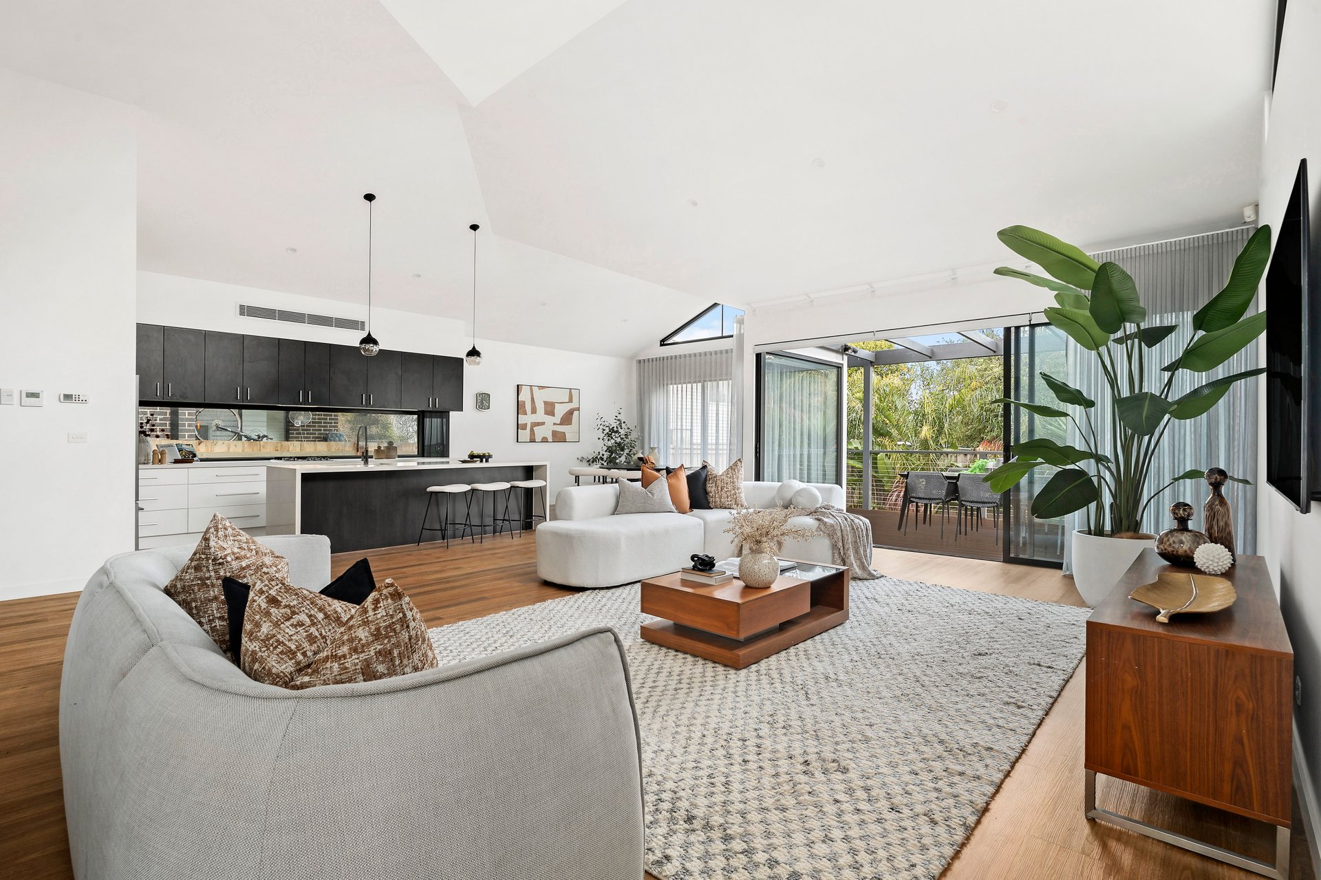 27 Wembley Avenue, Yarraville image 4