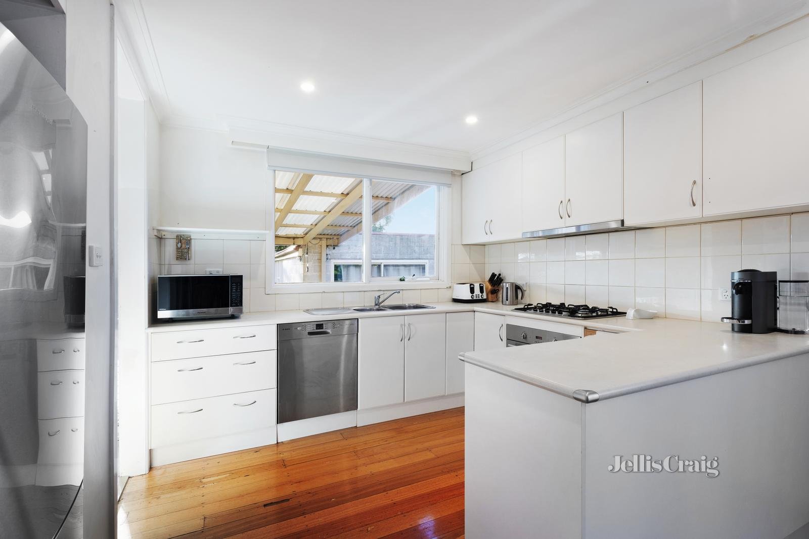 27 Westerfield Drive, Notting Hill image 3