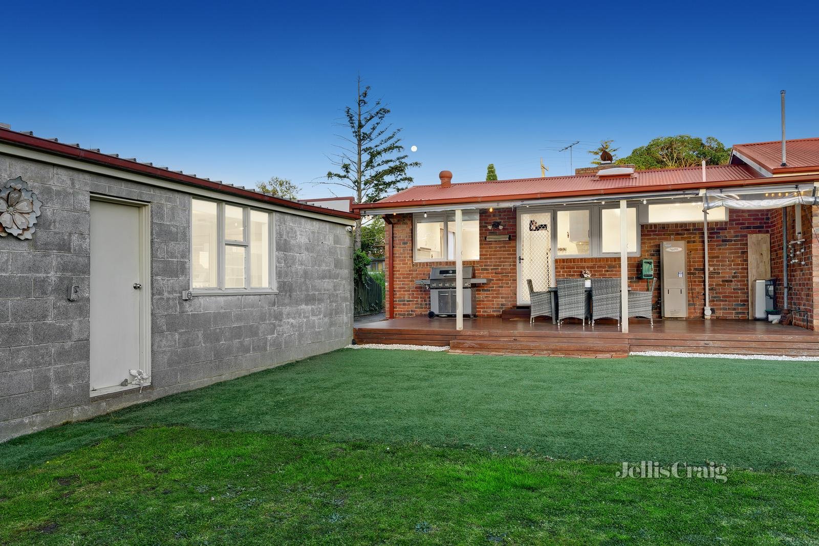 27 Westerfield Drive, Notting Hill image 11