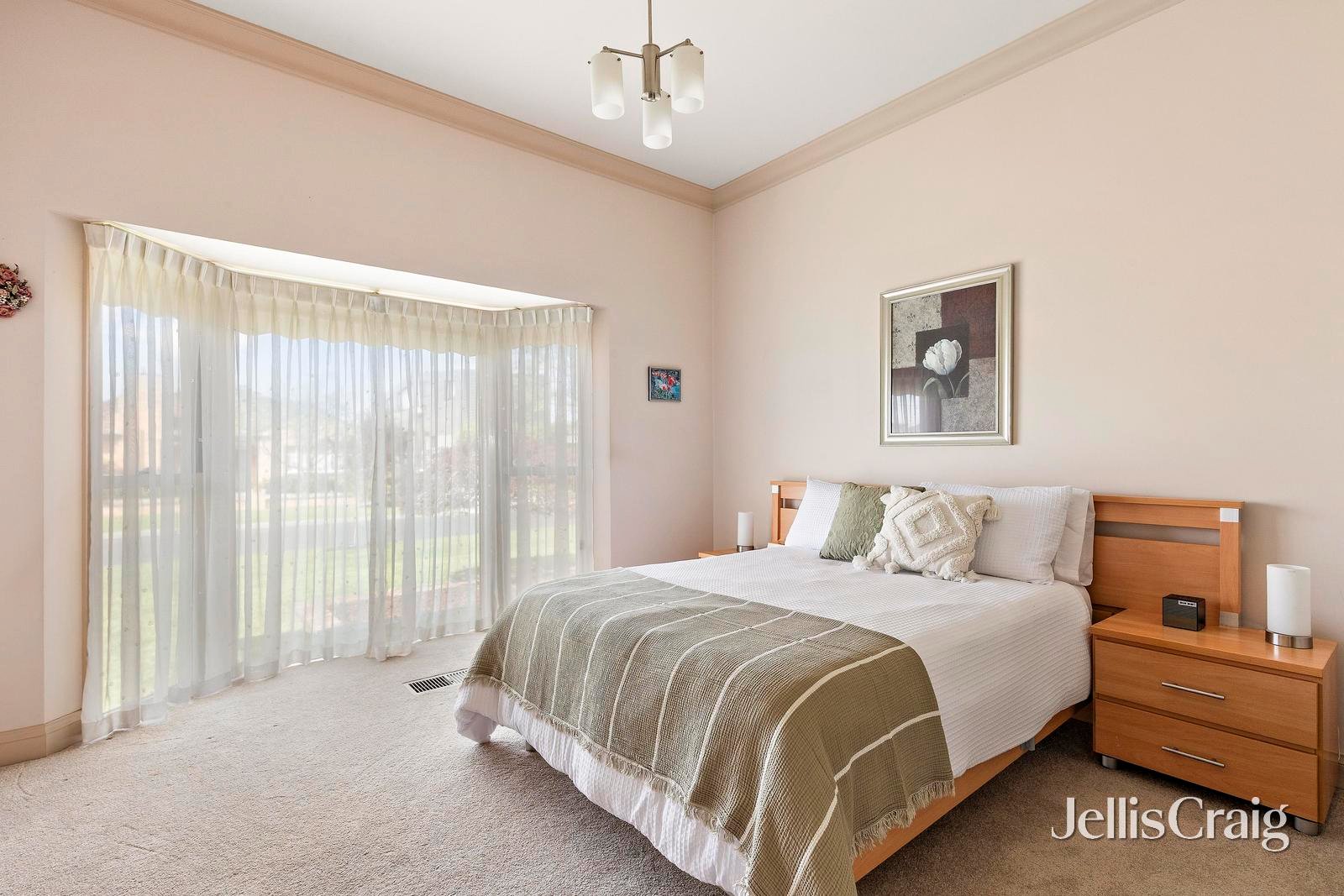 27 Wickham Grove, Strathmore image 5