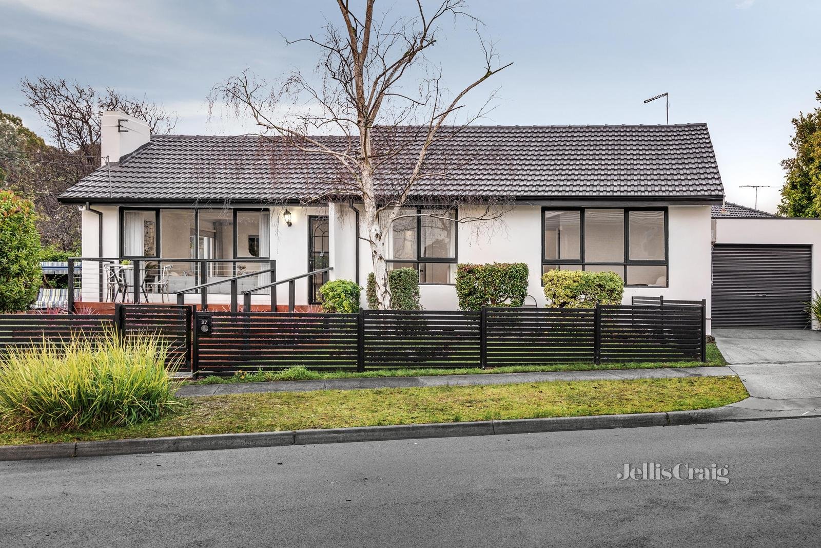 27 Windsor Avenue, Mount Waverley image 1