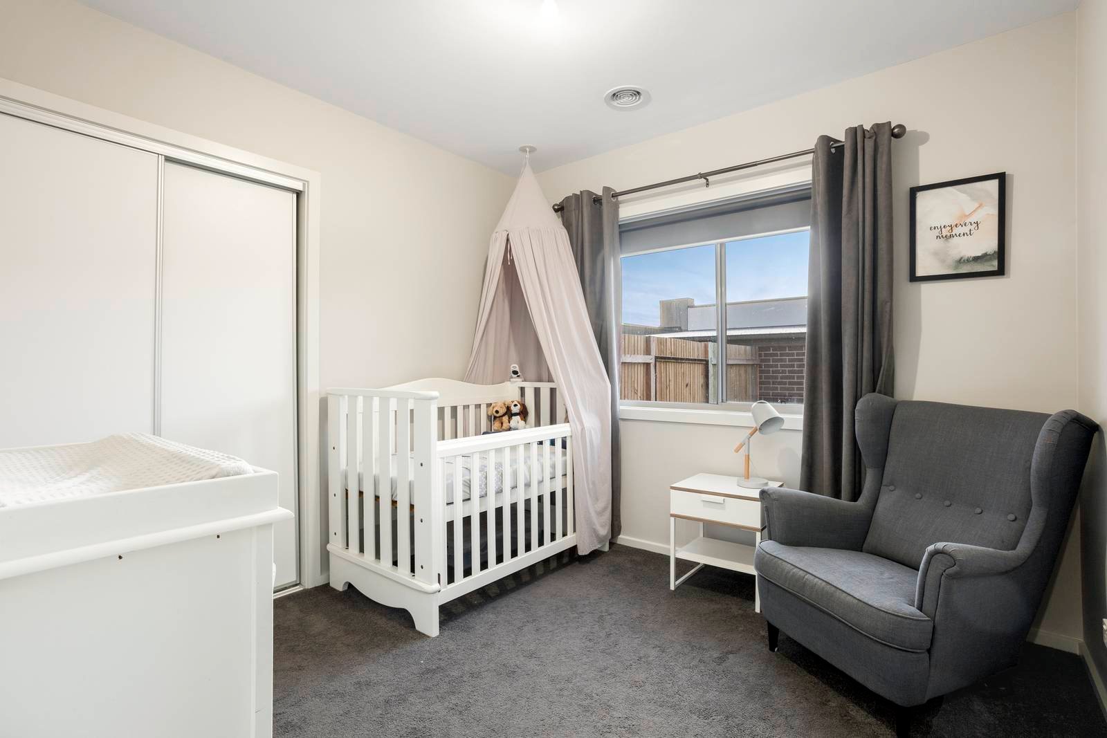 Property Gallery Thumbnail 9