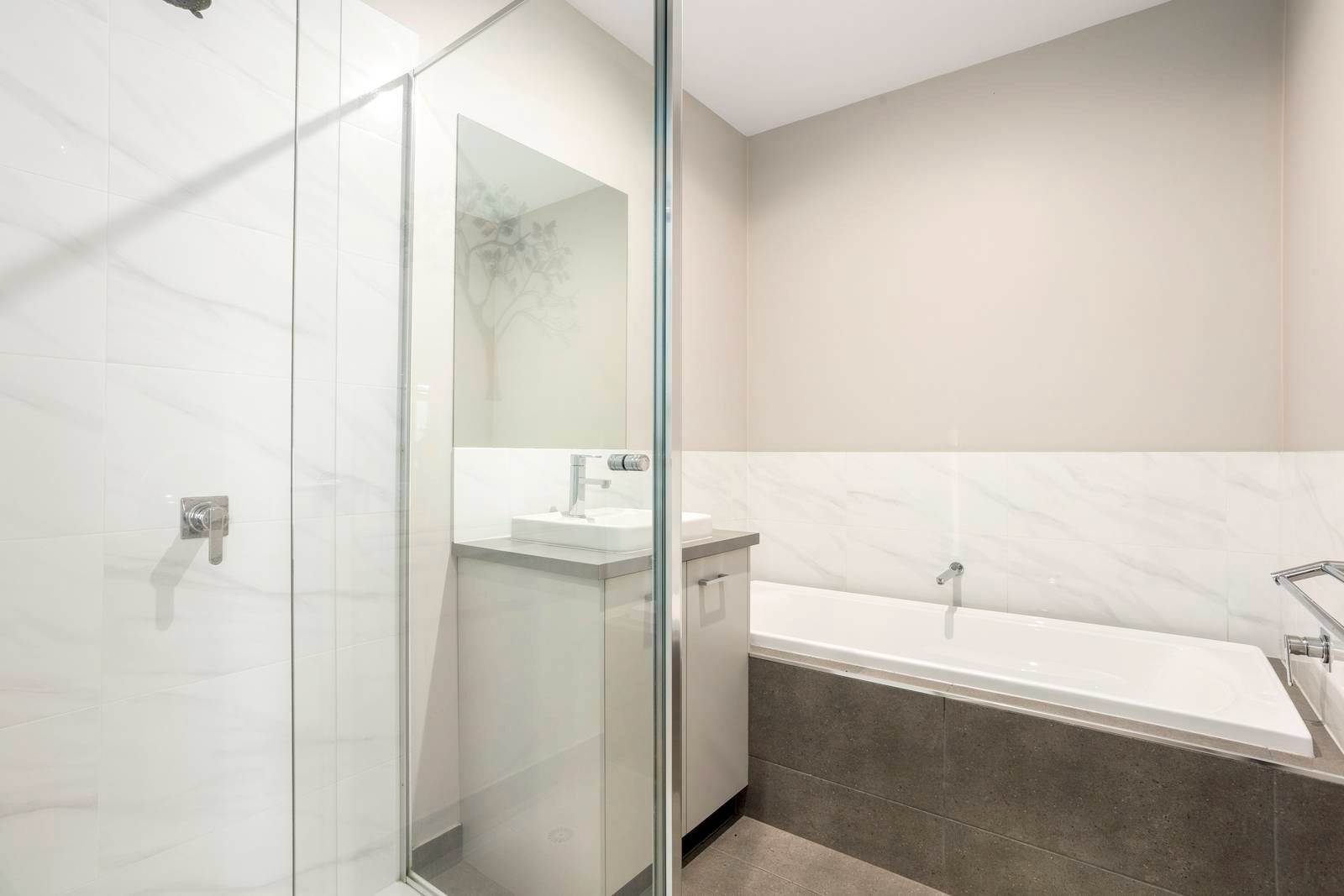 Property Gallery Thumbnail 11