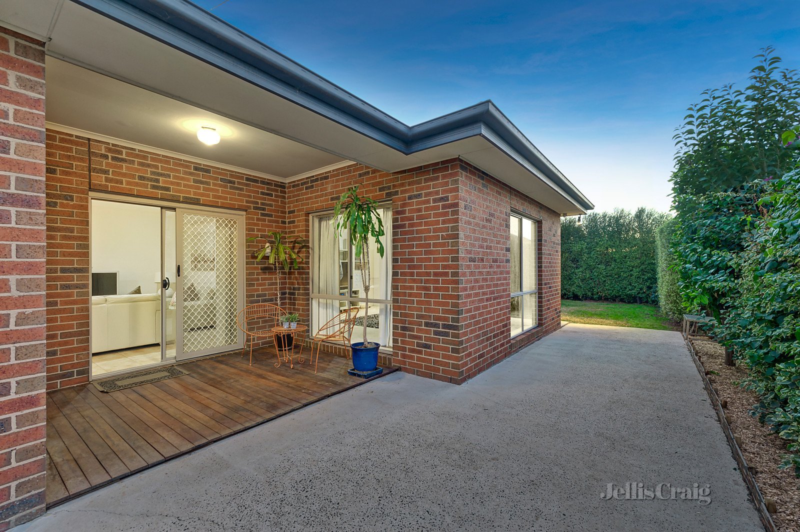 27 Yertchuk Avenue, Ashwood image 11