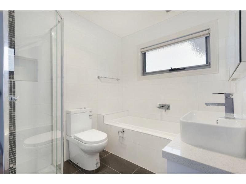 2/70 Cyclamen Avenue, Altona North image 4