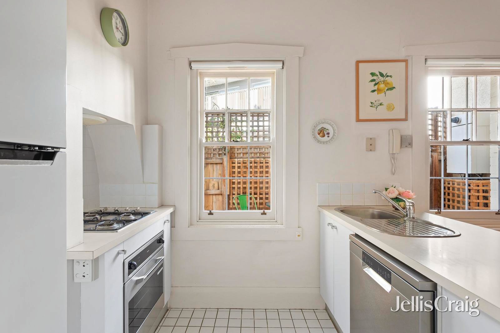 2/70 Glen Huntly Road, Elwood image 5