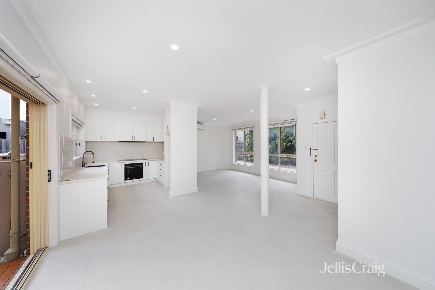 2/70 Kororoit Creek Road, Williamstown image 4