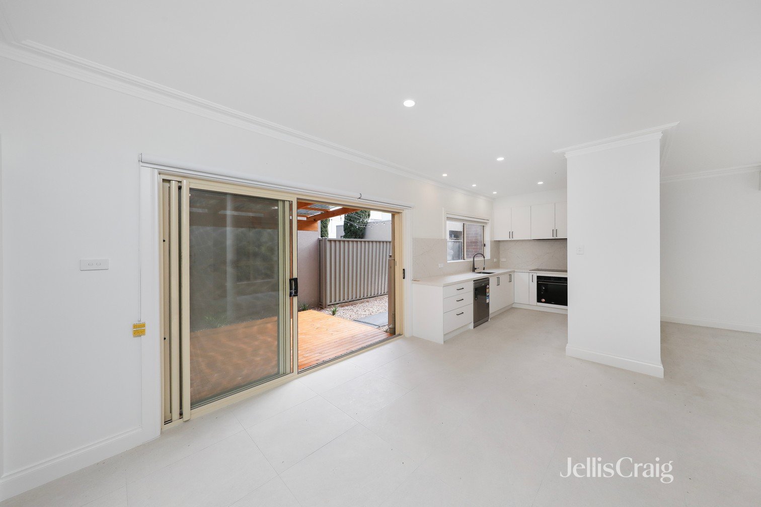 2/70 Kororoit Creek Road, Williamstown image 5