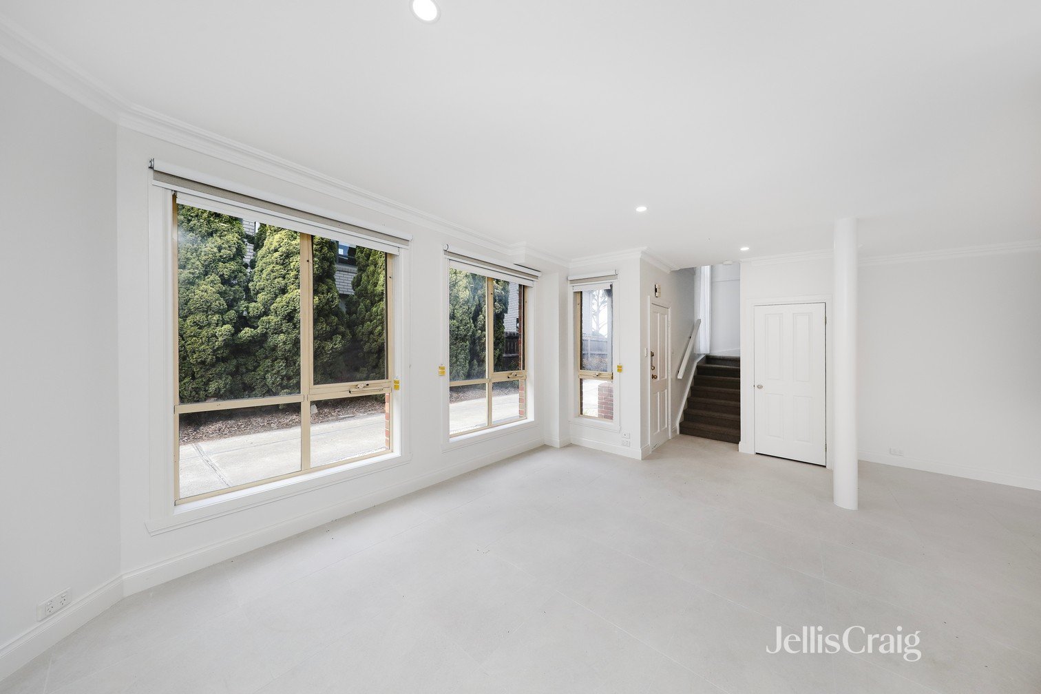 2/70 Kororoit Creek Road, Williamstown image 2
