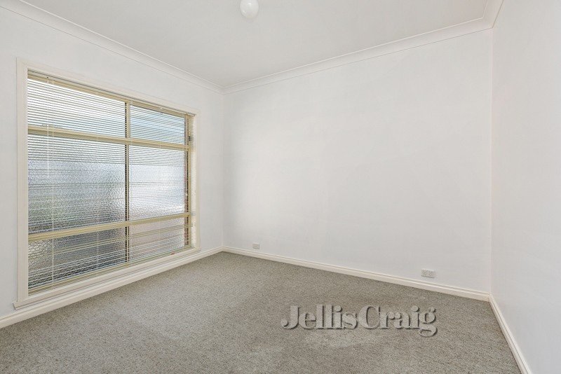 2/70 Kororoit Creek Road, Williamstown image 5