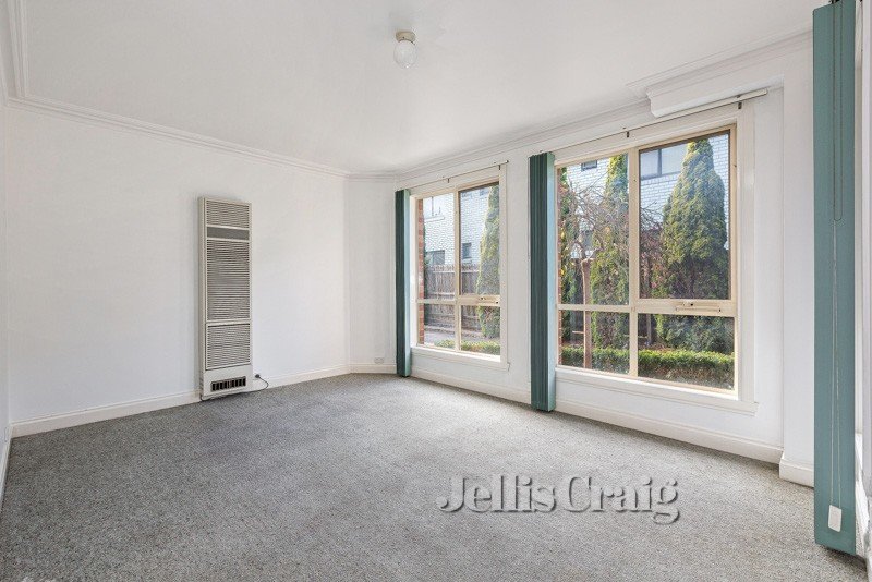 2/70 Kororoit Creek Road, Williamstown image 3