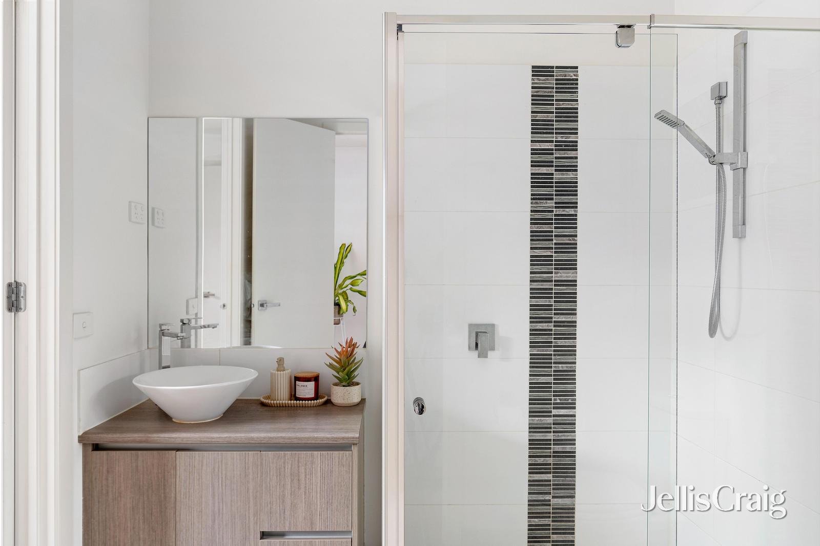 2/70 Noorong Avenue, Bundoora image 13