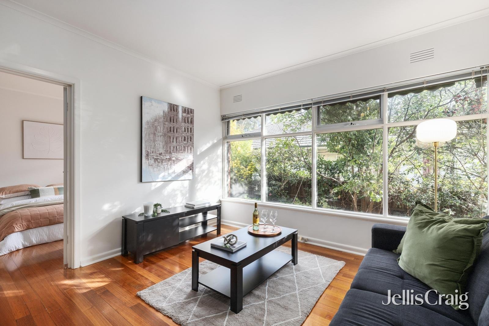 2/70a Wattle Road, Hawthorn image 2