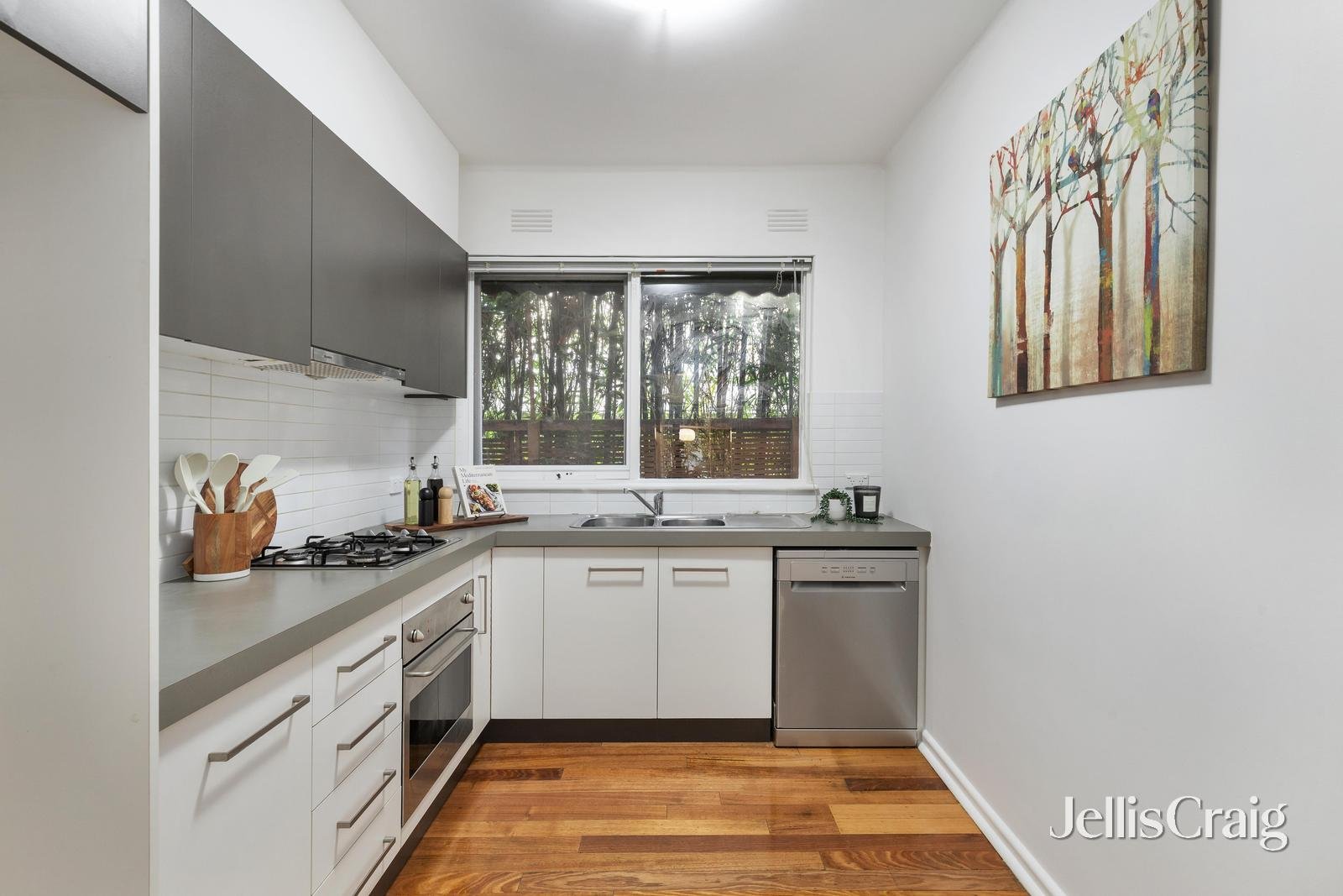 2/70a Wattle Road, Hawthorn image 4