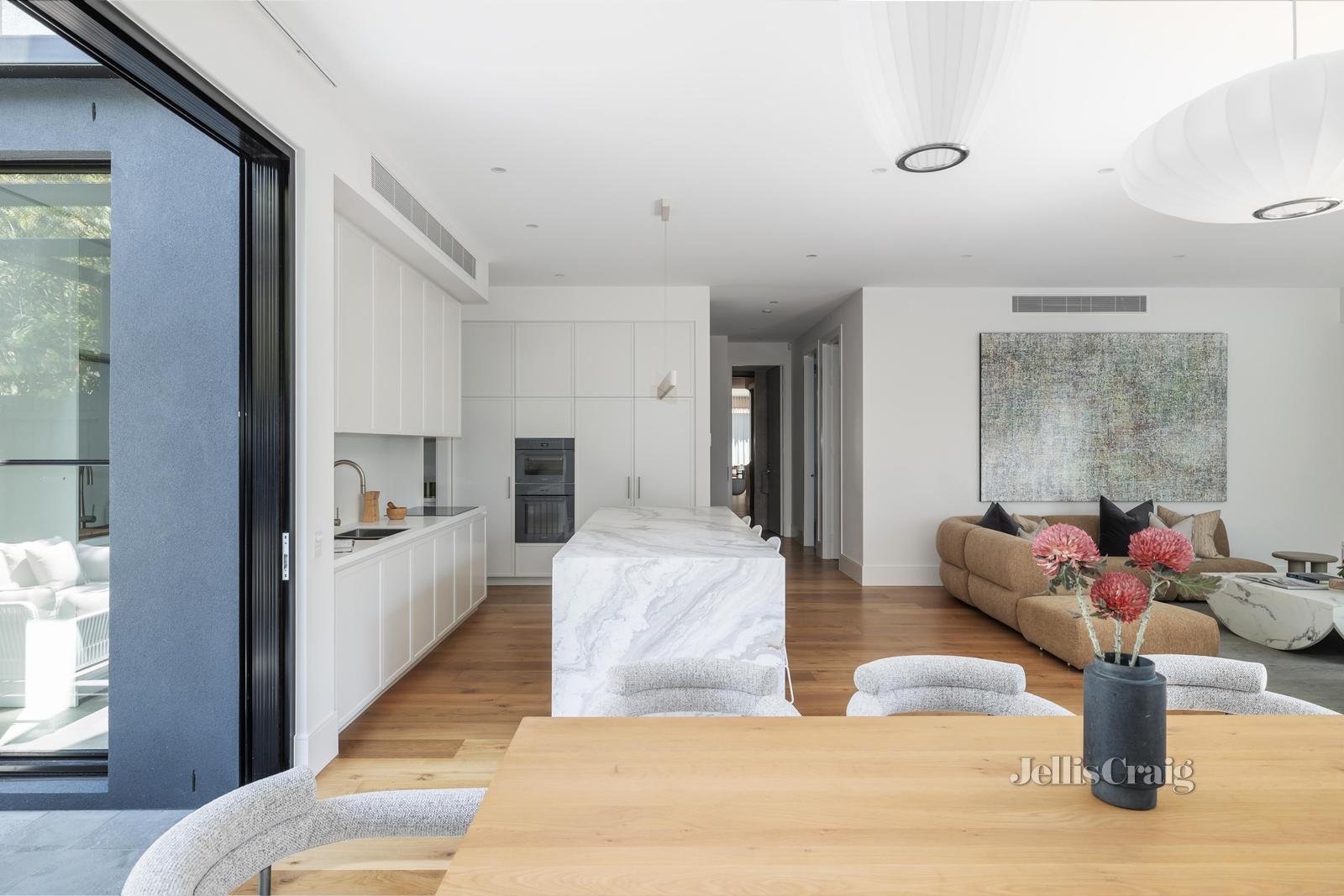 2/71 Burke Road, Malvern East image 4