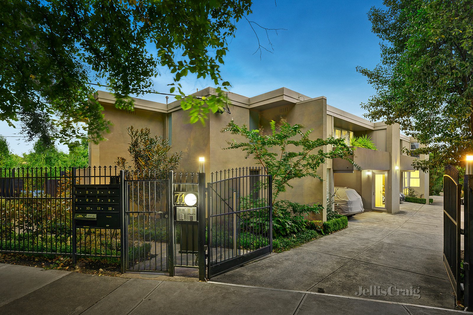 2/71 Lansell Road, Toorak image 6