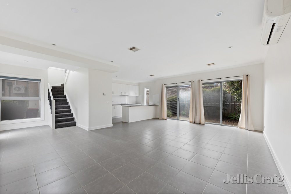 2/71 Lloyd Street, Heidelberg Heights image 3