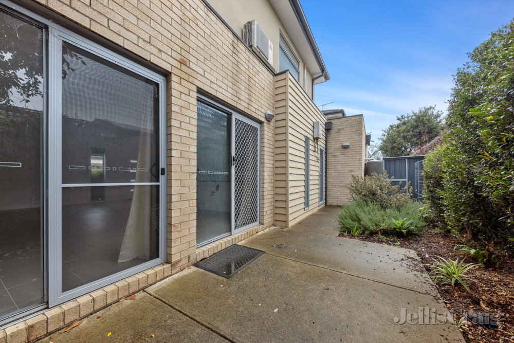 2/71 Lloyd Street, Heidelberg Heights image 8