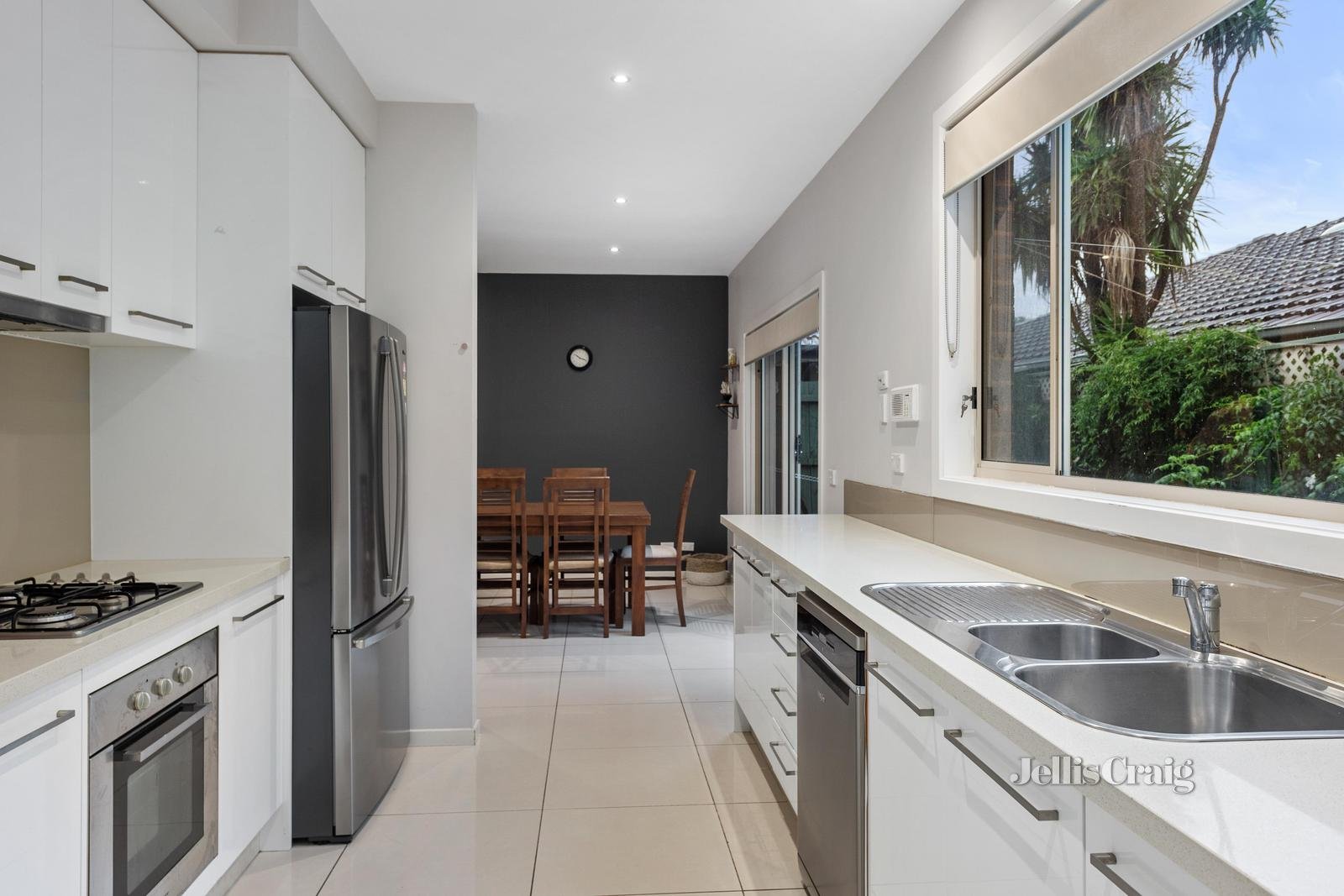 2/71 Plenty Lane, Greensborough image 2