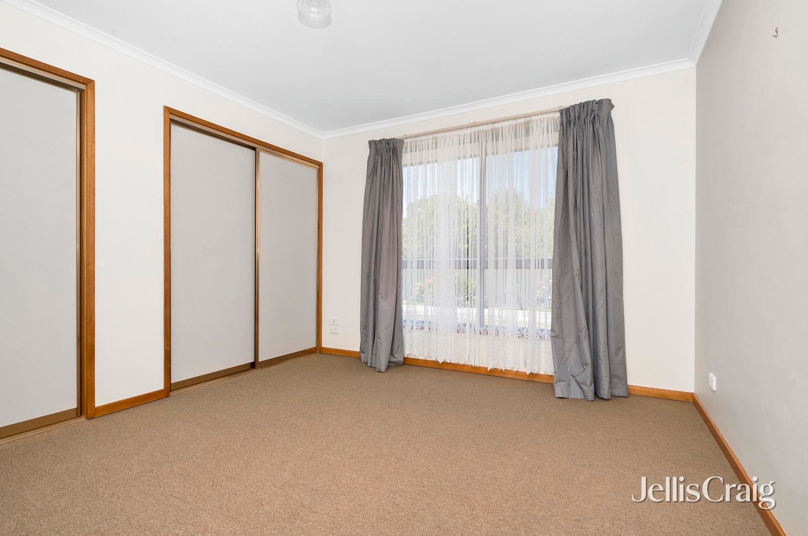 2/711 Ripon Street South, Redan image 4