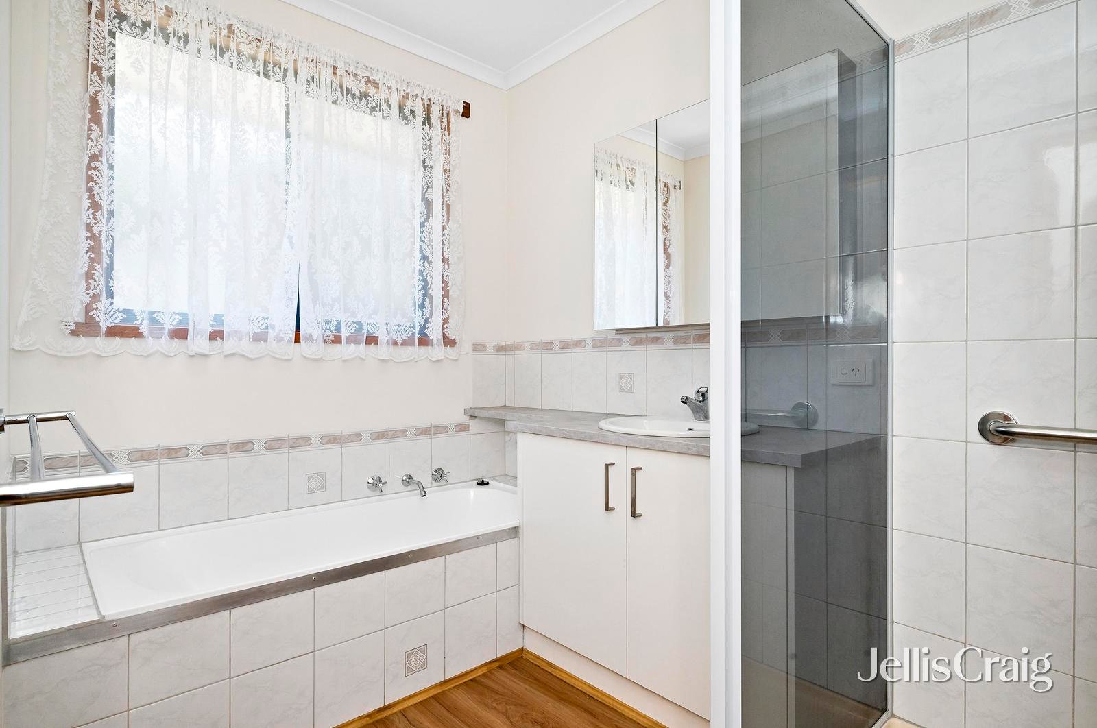 2/711 Ripon Street South, Redan image 5