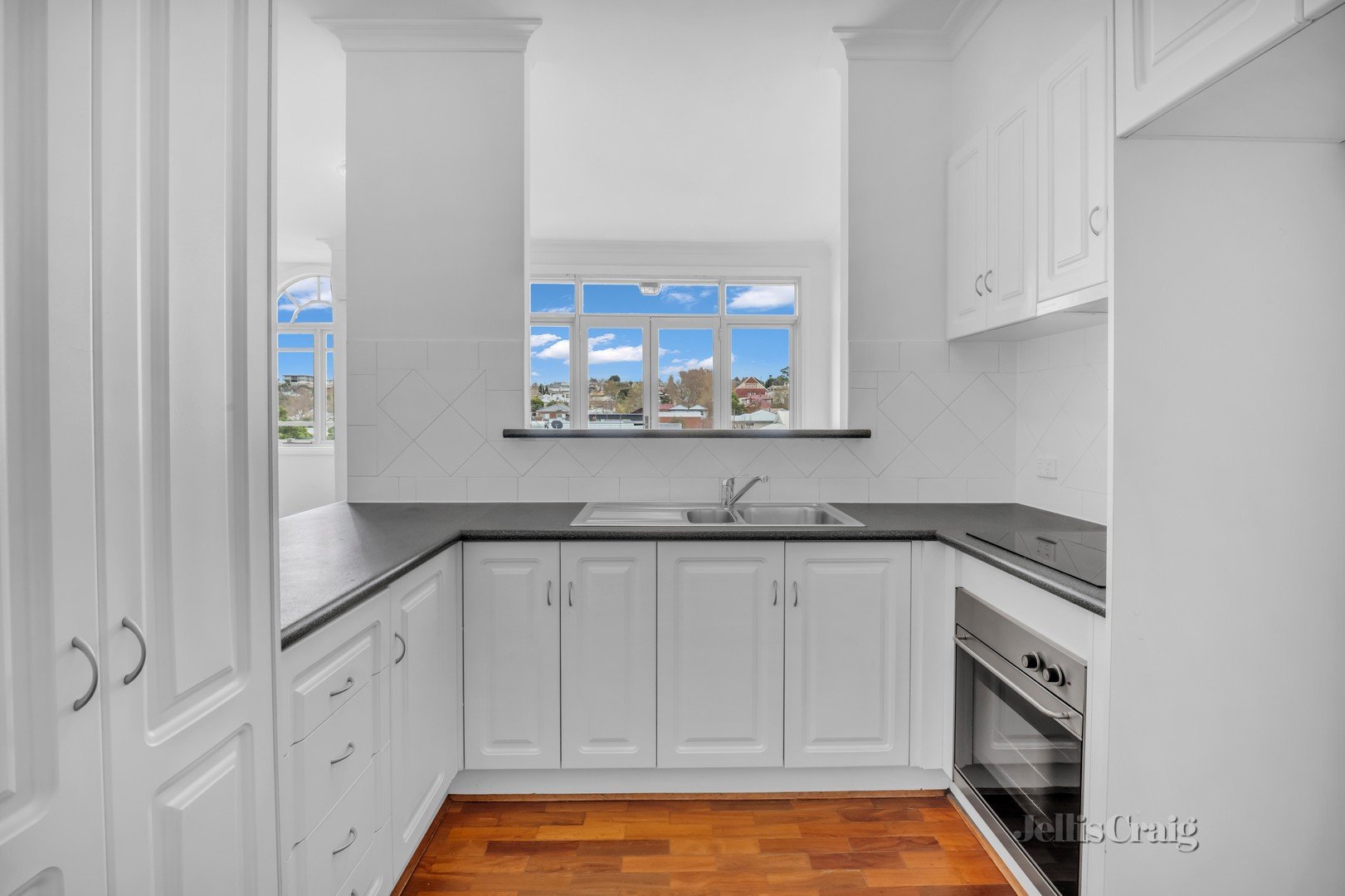 27/128 Maribyrnong Road, Moonee Ponds image 3