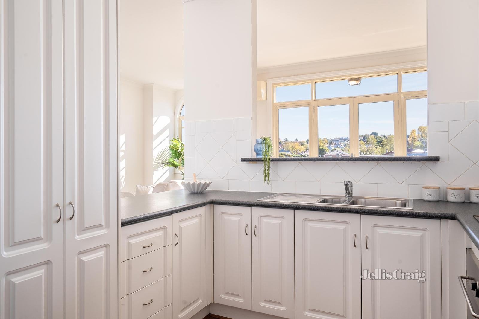 27/128 Maribyrnong Road, Moonee Ponds image 4