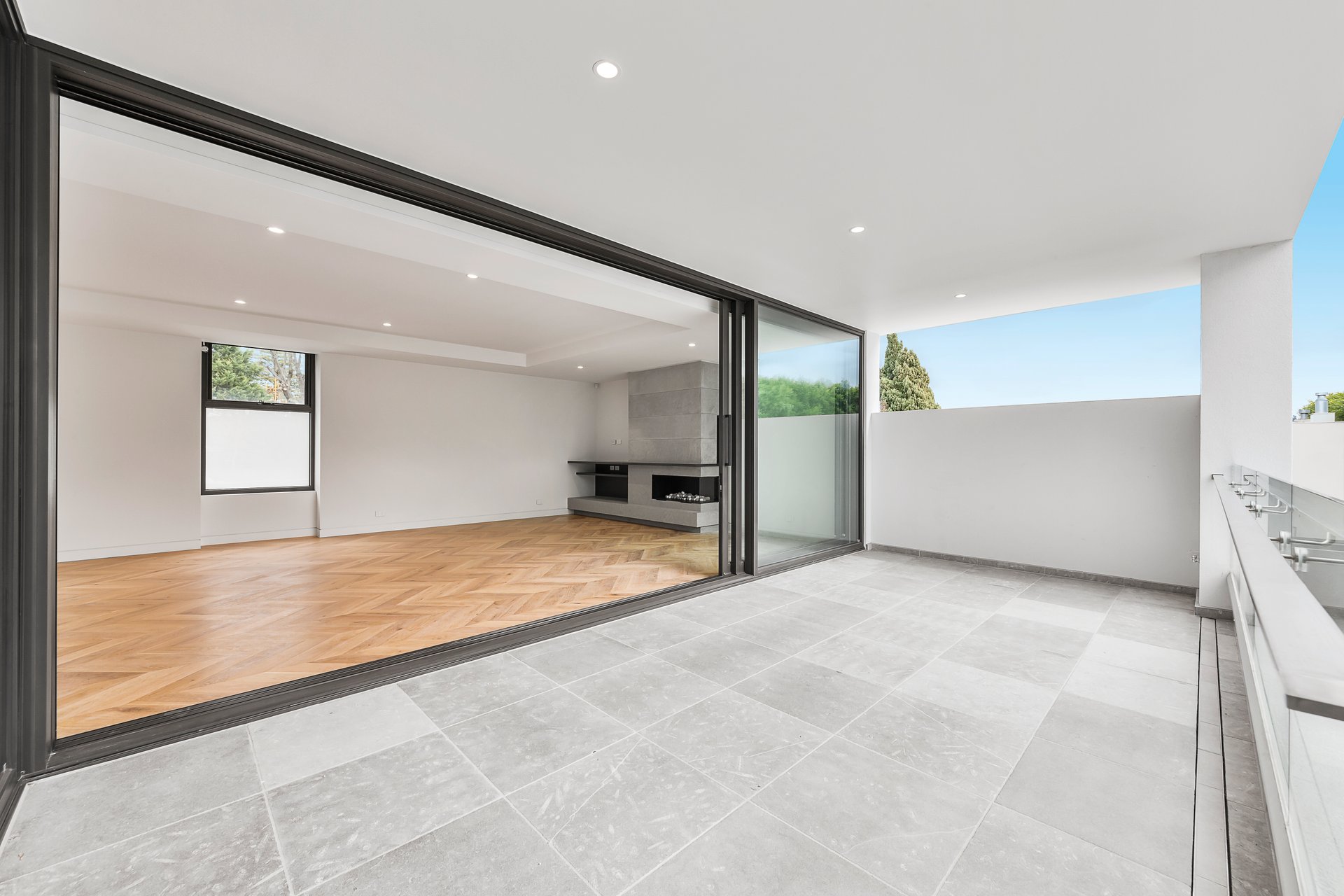 Property Gallery Thumbnail 3