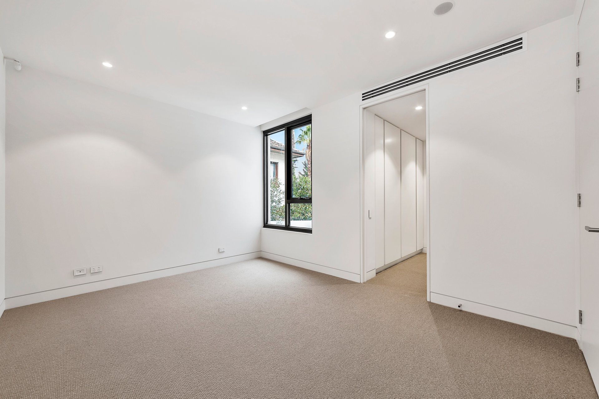 Property Gallery Thumbnail 5