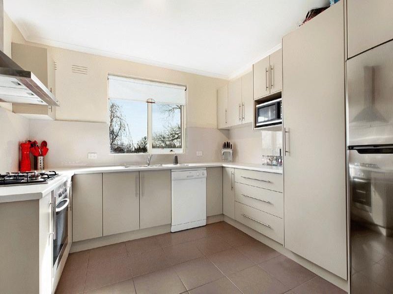 27/154 Rathmines Road, Hawthorn East image 2