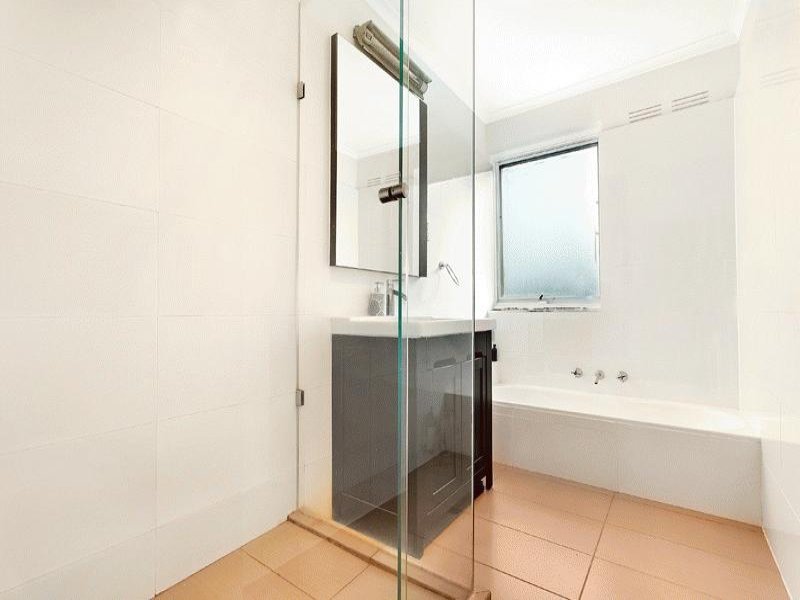 27/154 Rathmines Road, Hawthorn East image 3