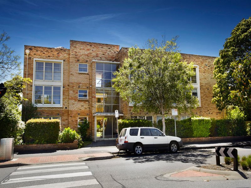 27/169 Ormond Road, Elwood image 3