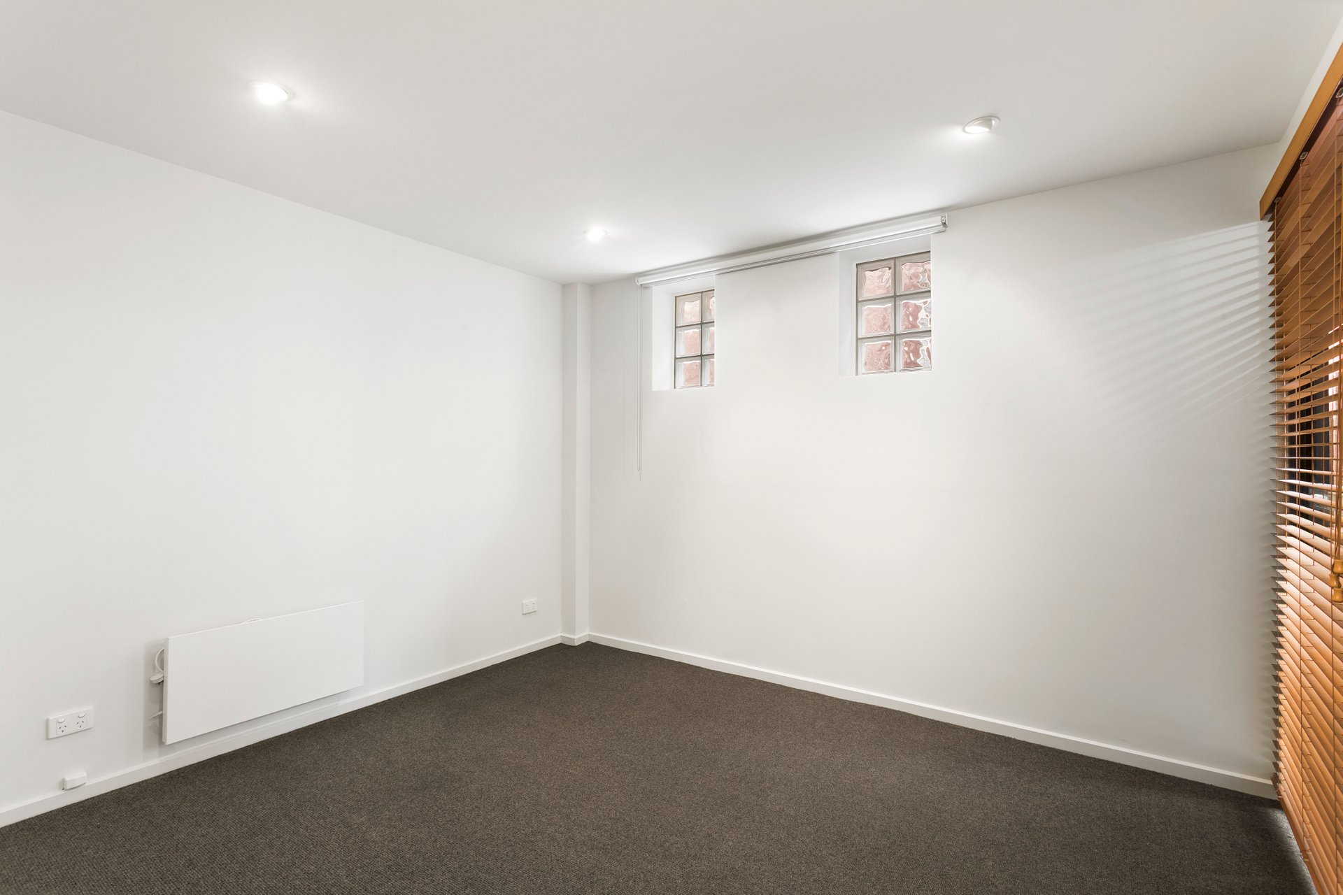Property Gallery Thumbnail 4