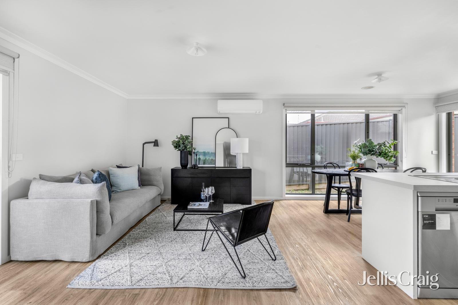 2/719 La Trobe Street, Redan image 3